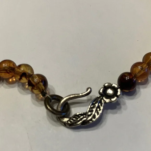 CARNELIAN STONE NECKLACE WITH TOGGEL CLASP AND PEARLS
Vintage Carnelian 18” - Picture 15 of 17